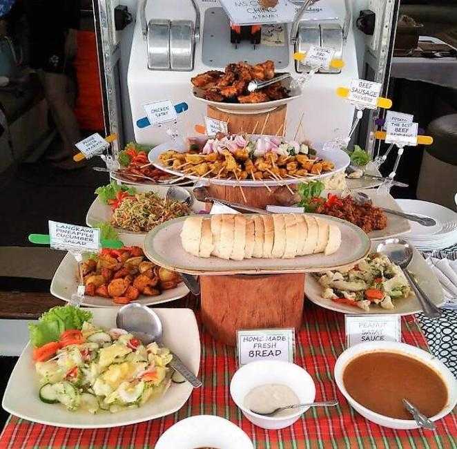 Sunset cruise buffet dinner at Langkawi premium cruise